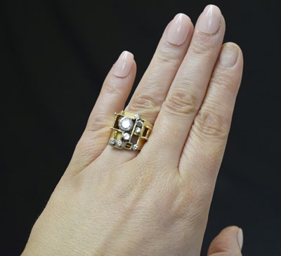 Lot 14 - Diamond 18ct gold 1970s handmade ring