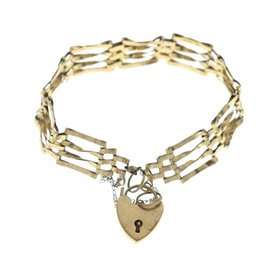 Lot 143 - 9ct gold four-bar gate link bracelet (a/f)