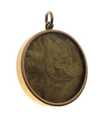 Lot 105 - Early 20th century circular locket