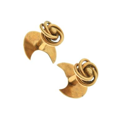 Lot 169 - Cased pair of collar studs