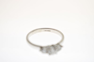 Lot 6 - Diamond trilogy ring by Nicholas Wylde