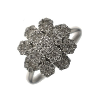 Lot 14 - Diamond flowerhead cluster 18ct white gold ring