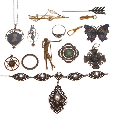 Lot 197 - Assorted costume jewellery