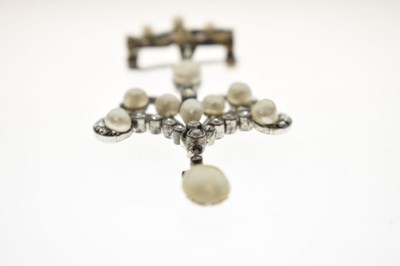 Lot Victorian diamond and pearl unmarked yellow metal and white metal pendant brooch