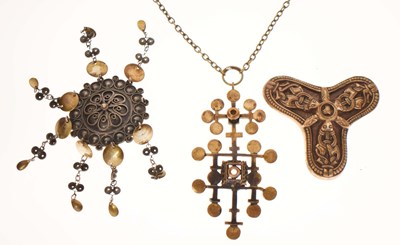 Lot 108 - Small collection of unmarked Scandinavian gemset and other silver jewellery