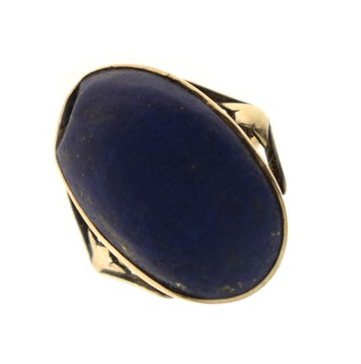 Lot 49 - Lapis lazuli unmarked yellow metal ring