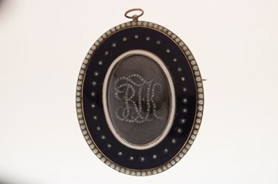 Lot Georgian enamelled mourning pendant brooch