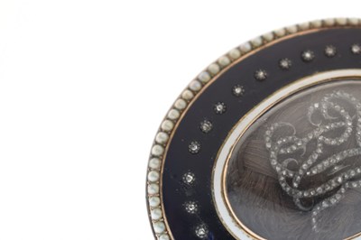 Lot Georgian enamelled mourning pendant brooch