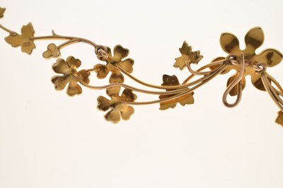 Lot Edwardian seed pearl flower head 15ct yellow gold necklace