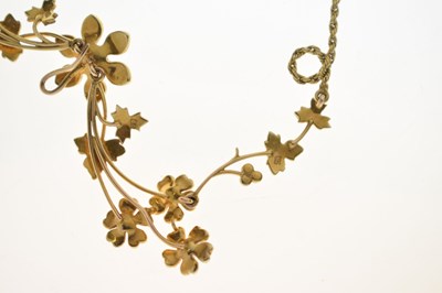Lot Edwardian seed pearl flower head 15ct yellow gold necklace