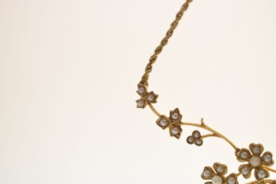Lot Edwardian seed pearl flower head 15ct yellow gold necklace