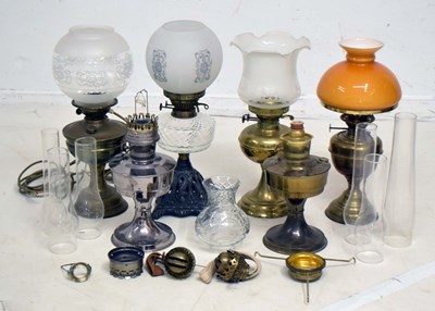 Lot 416 - Mixed collection of 20th century oil and paraffin lamps