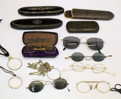 Lot 358 - Quantity of vintage spectacles, etc