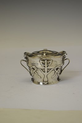 Lot Edward VII silver tea caddy in the manner of Oliver Baker
