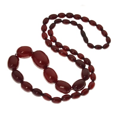 Lot 112 - 'Cherry amber' Bakelite bead necklace 77g