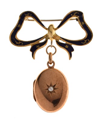 Lot 95 - 18ct gold and blue enamel ribbon brooch