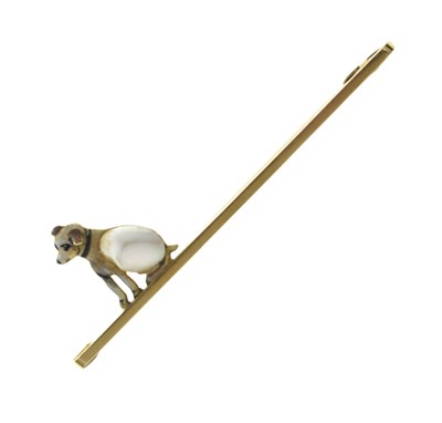 Lot 90 - Yellow metal bar brooch, stamped '15ct'