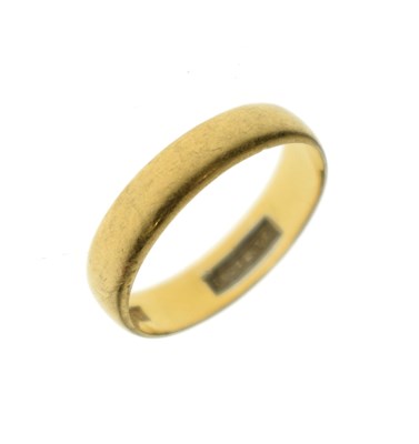 Lot 72 - 22ct gold wedding band