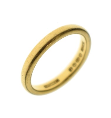 Lot 70 - George V 22ct gold wedding band