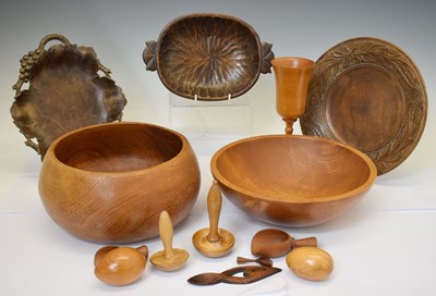 Lot 372 - Collection of assorted treen