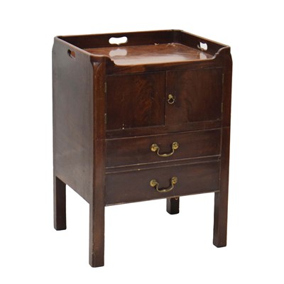 Lot 573 - George III mahogany tray top commode