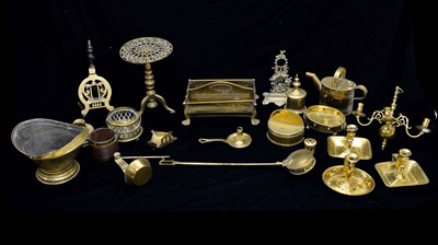 Lot 306 - Assorted collection of brassware