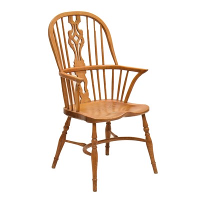 Lot 622 - Modern ash and elm Windsor chair