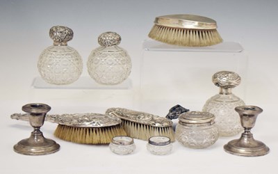 Lot 94 - Assorted silver-mounted dressing table items