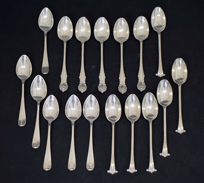 Lot 113 - Three sets of silver coffee spoons
