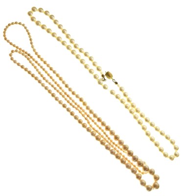 Lot 71 - Two pearl necklaces