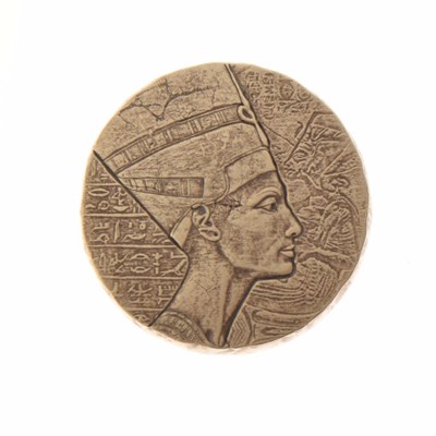Lot 155 - Republic of Chad - ERS Egyptian Relic Series, Queen Nefertiti 5oz fine silver medallion