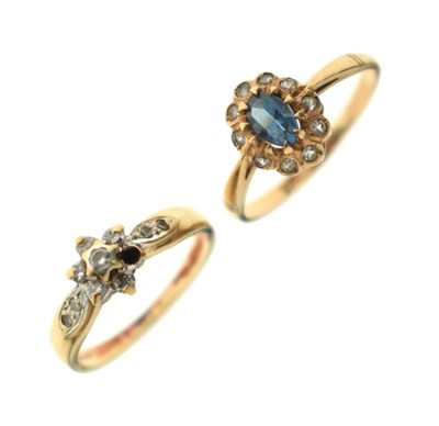 Lot 20 - 9ct gold diamond cluster ring (a/f) and another cluster ring (2)