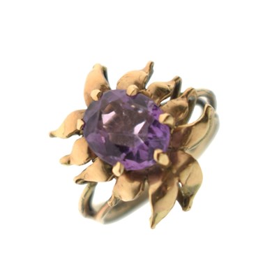 Lot 17 - Amethyst 9ct gold flower head ring