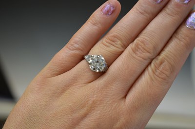 Lot Art Deco diamond unmarked platinum ring