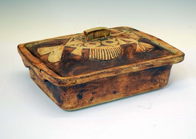 Lot 495 - Quantock Design studio pottery lidded dish