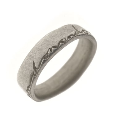 Lot 49 - Diana Porter 'on and on' silver ring
