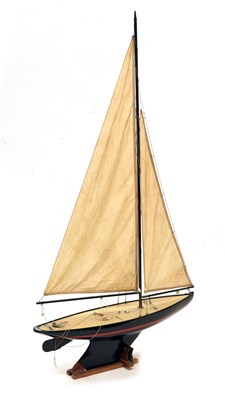 Lot Attributed to Alexander of Preston - Mid-20th century 'Heather Belle' pond yacht