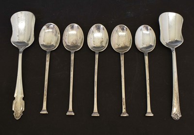 Lot 114 - Set of five George V silver coffee spoons, together with two silver jam spoons