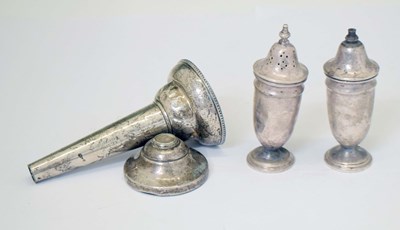 Lot 89 - Silver salt and pepper shakers, and silver bud vase