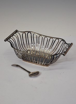Lot 85 - Edward VII silver bonbon basket, together with a George IV silver salt spoon