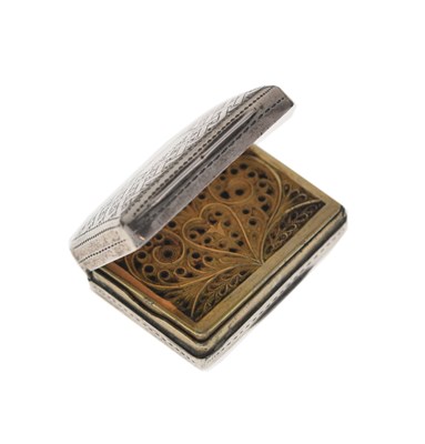 Lot 81 - George III silver vinaigrette