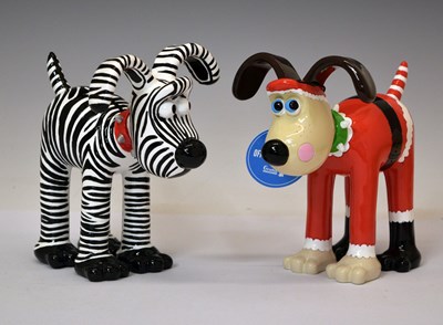 Lot 191 - Aardman - Wallace and Gromit - Two 'Gromit Unleashed' figures