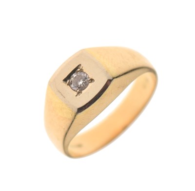 Lot 52 - 18ct gold diamond set signet ring