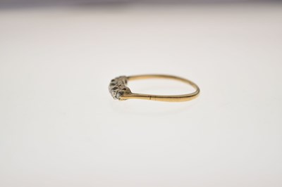 Lot 19 - Diamond five stone ring (a/f)