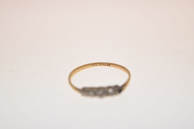 Lot 19 - Diamond five stone ring (a/f)