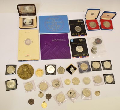 Lot 255 - Collection of commemorative GB and World coins