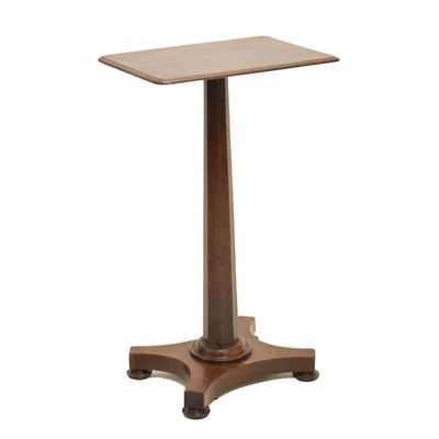 Lot 572 - Victorian mahogany wine or lamp table