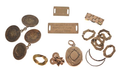 Lot 147 - Assorted unmarked yellow metal items