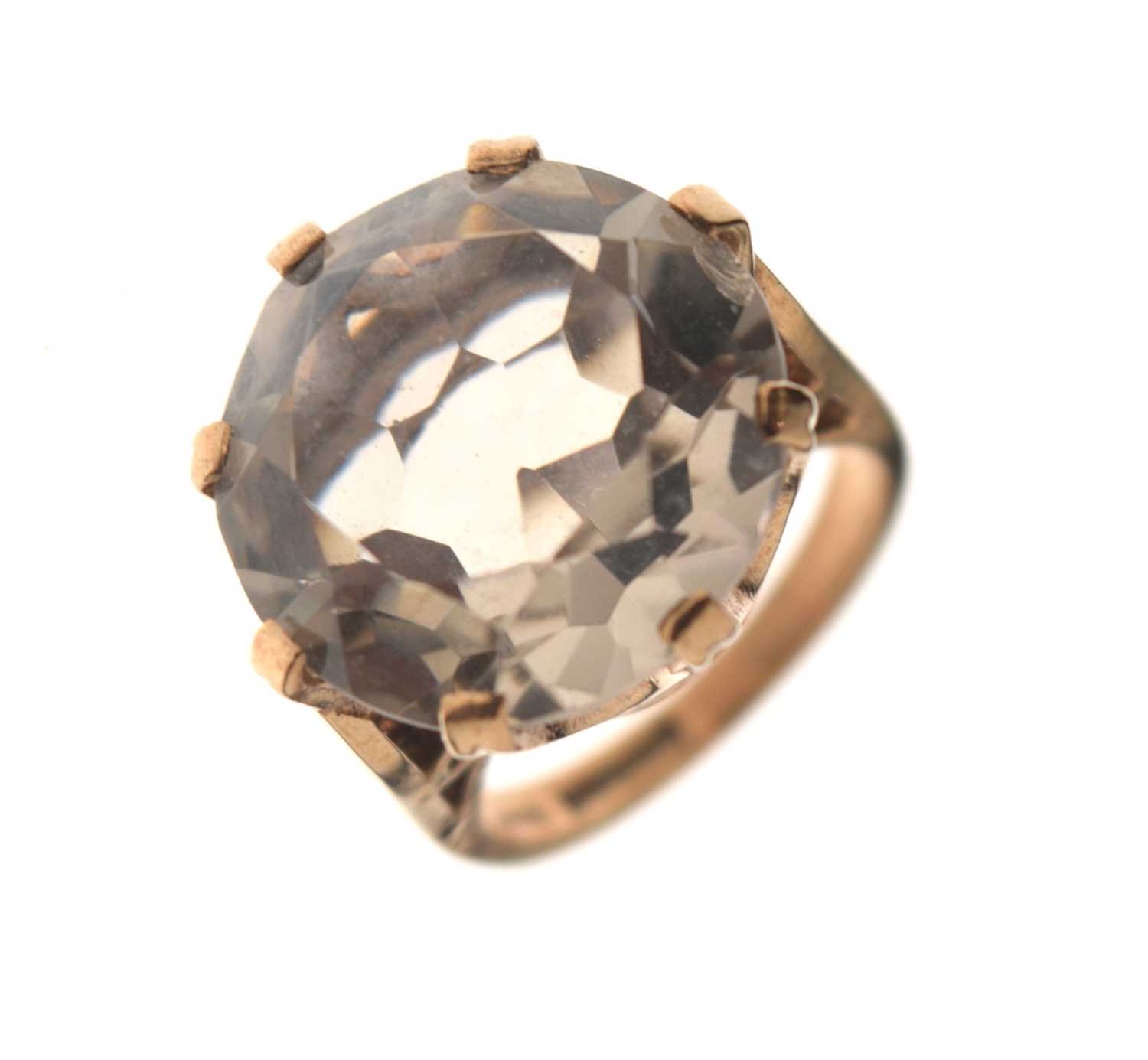 Lot 10 - 9ct gold dress ring set a large clear-coloured stone