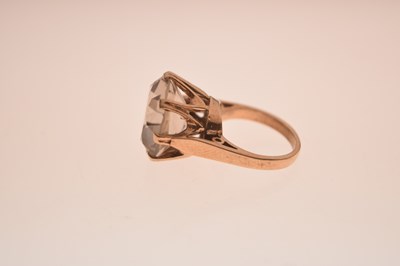 Lot 10 - 9ct gold dress ring set a large clear-coloured stone